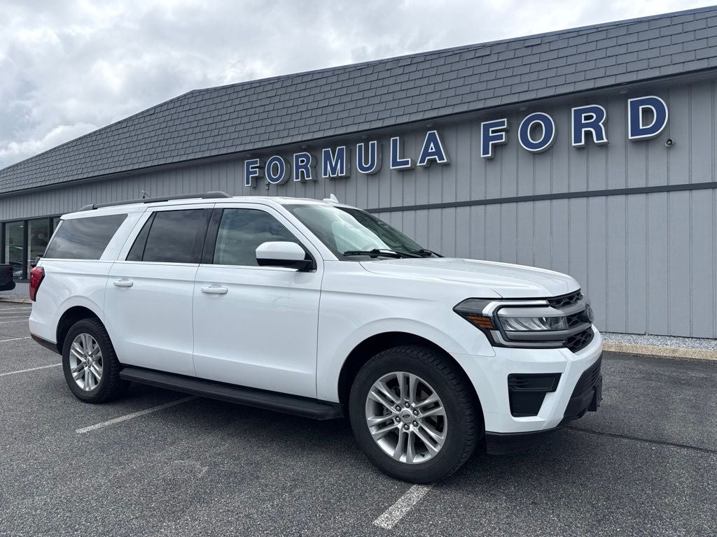 2023 Ford Expedition Max XLT in Oxford White — front three-quarter view